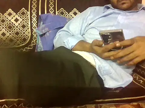Snapshot of indihotguy chatting on May 11, 2:45 pm indihotguy online show from May 11, 2:45 pm