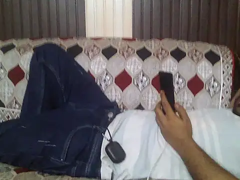 Snapshot of indihotguy chatting on May 21, 2:40 am indihotguy online show from May 21, 2:40 am