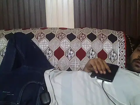 Snapshot of indihotguy chatting on May 22, 1:13 am indihotguy online show from May 22, 1:13 am