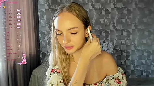 Snapshot of A_delina chatting on July 6, 9:39 am A delina online show from July 6, 9:39 am