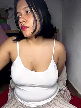 Ninabrunette18 online show from January 19, 9:24 am