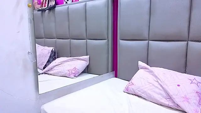 KRYSSTARITTER4 online show from July 12, 2:02 am