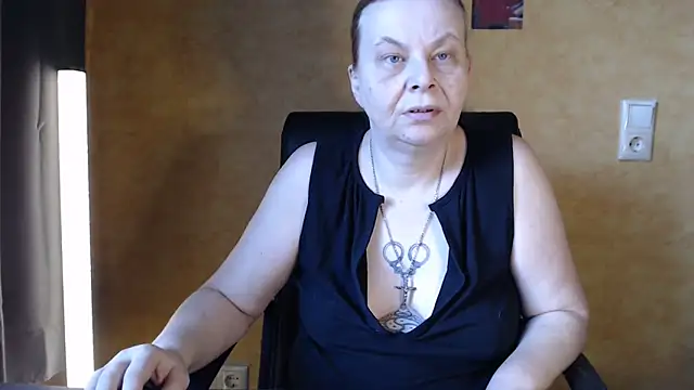 Sweet Phoenix online show from October 2, 6:20 am