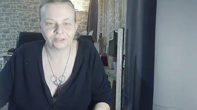 Sweet Phoenix online show from October 9, 5:00 pm