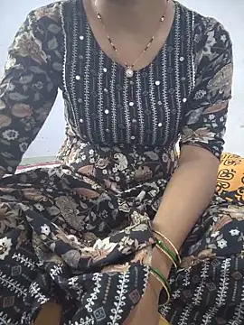 lovelygirl4567 online show from June 18, 12:20 pm