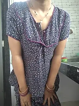 lovelygirl4567 online show from July 10, 2:38 am
