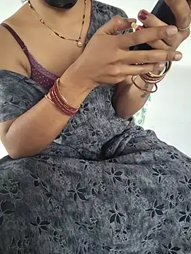 lovelygirl4567 online show from July 17, 3:46 am