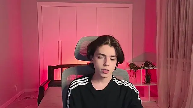 b0y fantasy online show from January 20, 7:57 pm