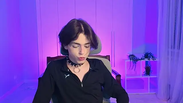 b0y fantasy online show from January 21, 6:34 pm