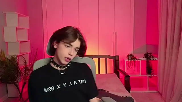 b0y fantasy online show from January 29, 7:43 pm