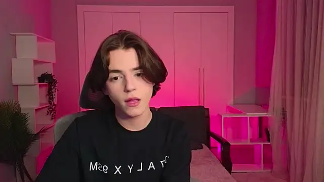 b0y fantasy online show from February 11, 6:33 pm