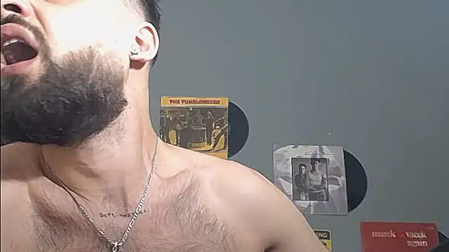 HairyRobxxx online show from March 8, 6:23 pm