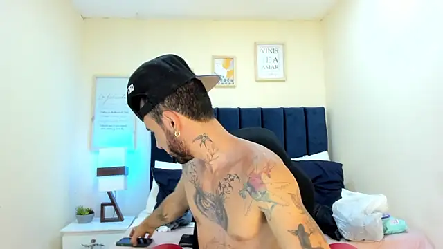 Lancelot Benwick online show from September 10, 7:58 pm