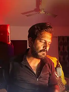 Snapshot of MAGNETICDADDY8 chatting on December 18, 5:19 pm MAGNETICDADDY8 online show from December 18, 5:19 pm