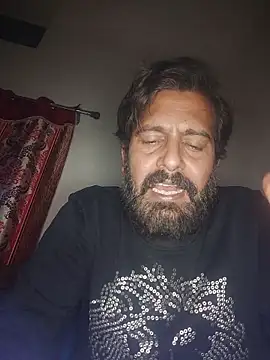 Snapshot of MAGNETICDADDY8 chatting on January 17, 9:47 am MAGNETICDADDY8 online show from January 17, 9:47 am