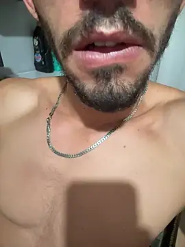 Snapshot of yanlizkurt01 chatting on August 5, 9:50 pm yanlizkurt01 online show from August 5, 9:50 pm