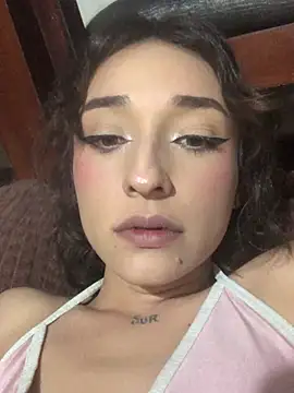 Snapshot of NickiYoung chatting on January 26, 9:40 am NickiYoung online show from January 26, 9:40 am