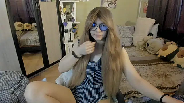Snapshot of alexiamaleax chatting on May 28, 4:10 am alexiamaleax online show from May 28, 4:10 am