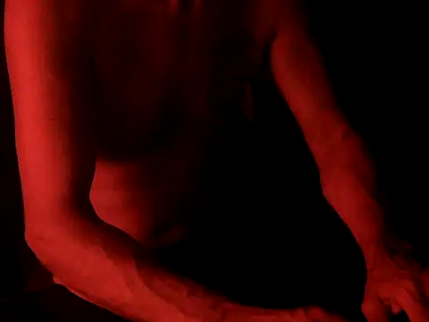 Snapshot of GoloZeusMax chatting on March 4, 7:03 am GoloZeusMax online show from March 4, 7:03 am