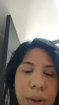 Snapshot of downsonMia chatting on June 21, 1:24 pm downsonMia online show from June 21, 1:24 pm