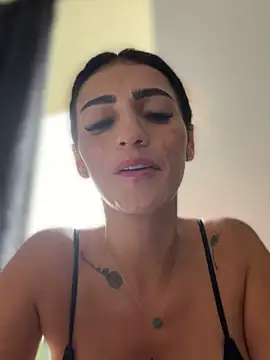 Snapshot of Samantha_bigboobs chatting on June 19, 1:37 pm Samantha bigboobs online show from June 19, 1:37 pm