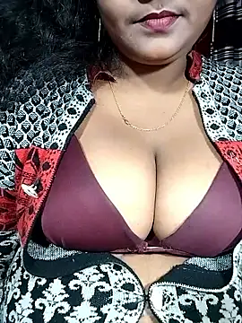 Snapshot of YERY_HOT chatting on January 6, 5:33 am YERY HOT online show from January 6, 5:33 am