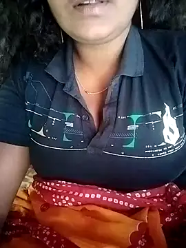 Snapshot of YERY_HOT chatting on February 7, 8:40 am YERY HOT online show from February 7, 8:40 am