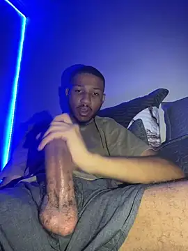 Snapshot of Mr8inch__ chatting on March 17, 7:58 pm Mr8inch online show from March 17, 7:58 pm