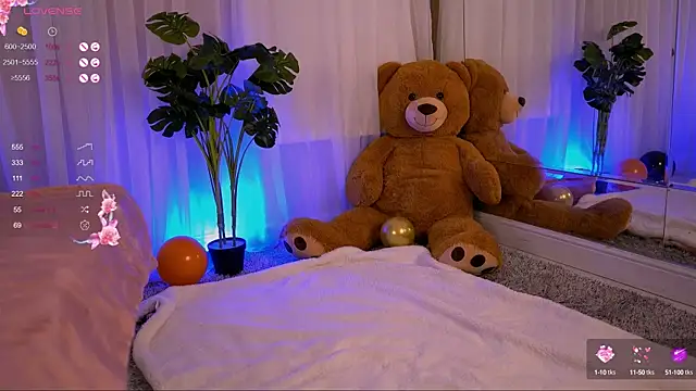 LunaBlossomX online show from January 13, 8:58 pm