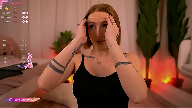 LunaBlossomX online show from March 5, 8:42 pm