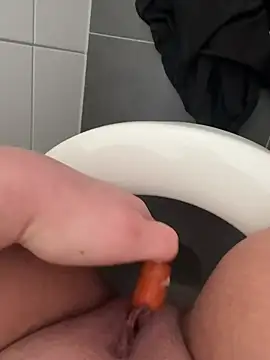 Snapshot of bigfatpussy28 chatting on March 30, 7:53 am bigfatpussy28 online show from March 30, 7:53 am