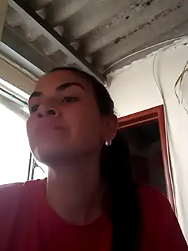 blue and whithe online show from April 1, 7:33 pm