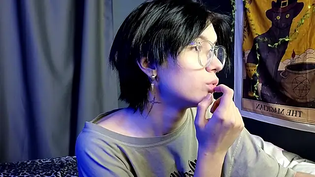 Hyeon Jin online show from February 2, 8:41 pm