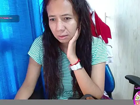 Danielagomez33 online show from February 18, 12:23 pm