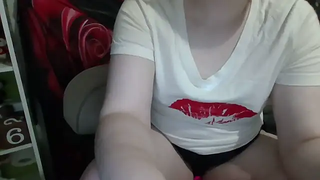 AverageRose online show from June 18, 12:44 am