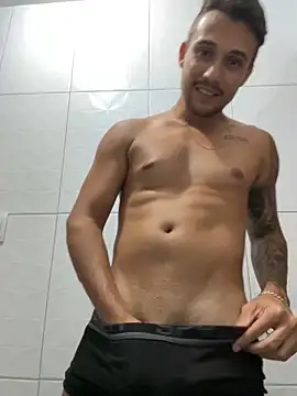 Snapshot of carvalhofelipe chatting on January 8, 4:23 am carvalhofelipe online show from January 8, 4:23 am