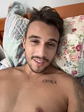 Snapshot of carvalhofelipe chatting on February 3, 1:41 am carvalhofelipe online show from February 3, 1:41 am