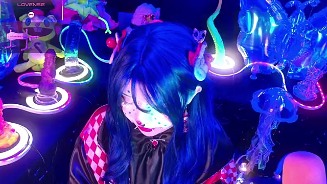 LaytonBox online show from February 19, 2:02 pm