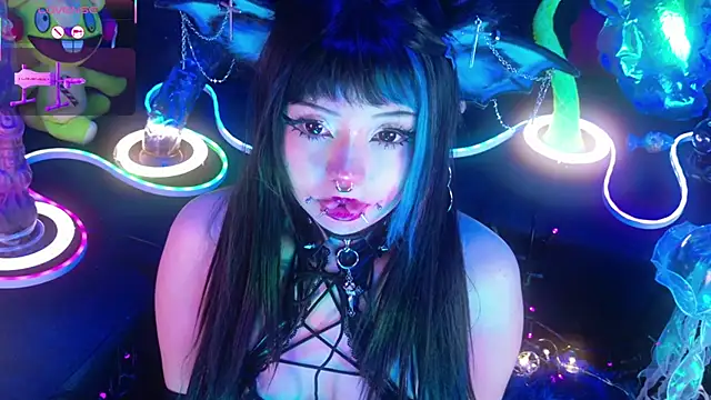 LaytonBox online show from March 19, 12:42 pm