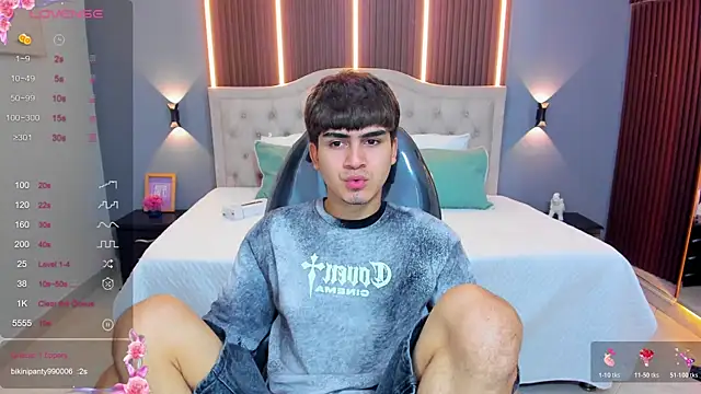 Snapshot of Tommy18__ chatting on July 12, 3:30 am Tommy18 online show from July 12, 3:30 am