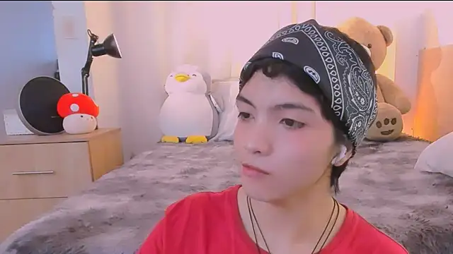 AllanYong18 online show from March 13, 12:12 pm