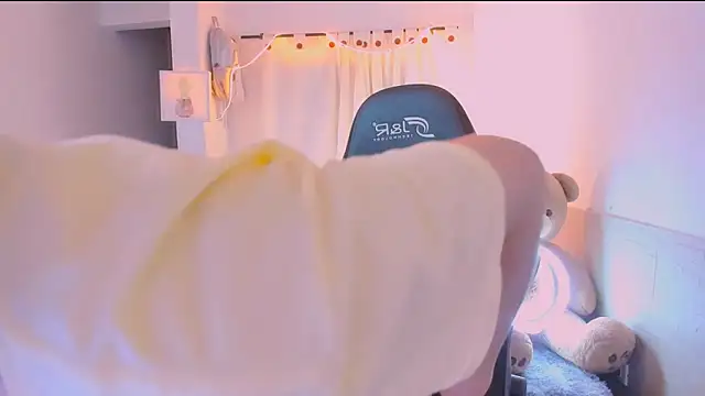 AllanYong18 online show from April 14, 9:15 am