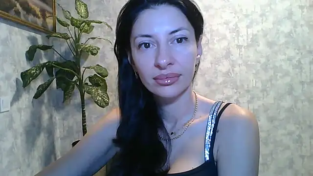 Snapshot of LissaBlossom chatting on July 2, 3:45 am LissaBlossom online show from July 2, 3:45 am