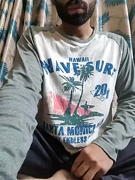 TOPMOON001 online show from February 2, 7:56 pm