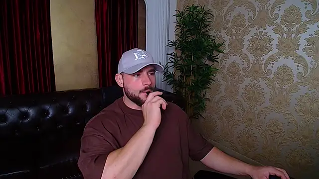 AdamJamesonn online show from November 22, 5:17 am