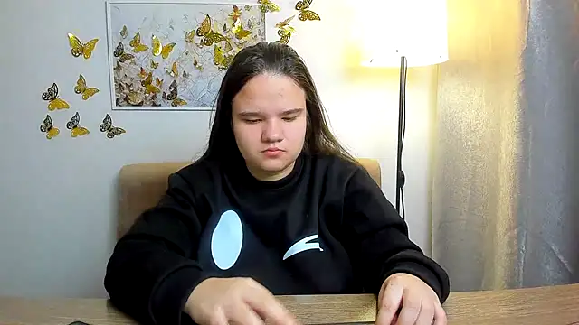 AdeleCruz online show from February 23, 1:10 pm