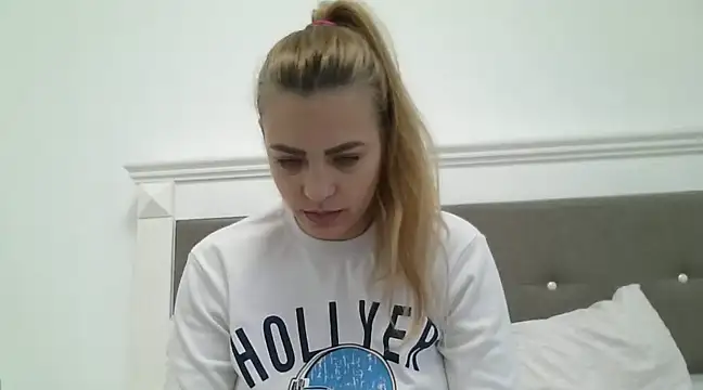 Snapshot of AnnaBell2025 chatting on January 13, 11:30 am AnnaBell2025 online show from January 13, 11:30 am