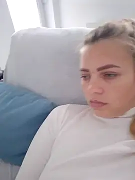 Snapshot of AnnaBell2025 chatting on March 29, 2:17 pm AnnaBell2025 online show from March 29, 2:17 pm