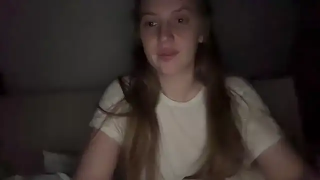Snapshot of Ella-82 chatting on March 7, 10:32 pm Ella-82 online show from March 7, 10:32 pm