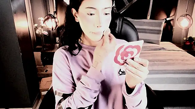 vaiolethsan   online show from December 20, 8:05 pm